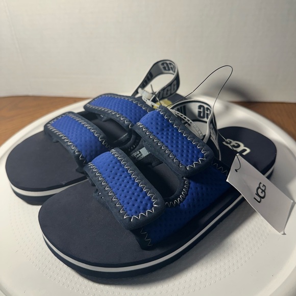 🆕 UGG® Kids Lennon Slingback - Picture 1 of 15
